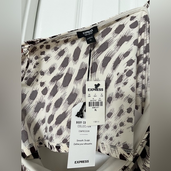 (2) Body Contour Collection Tops - Picture 3 of 6